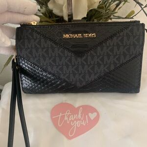 Michael Kors Signature Jet Set Medium Double Zip Wallet Wristlet Black/ Multi